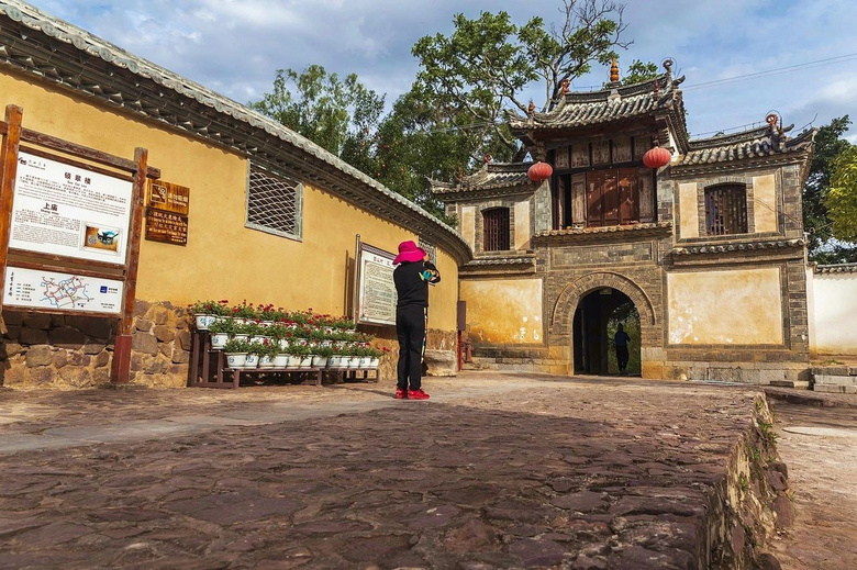 這座隱秘小城去一趟相當(dāng)于出國(guó)，比大理美，比成都好吃！
