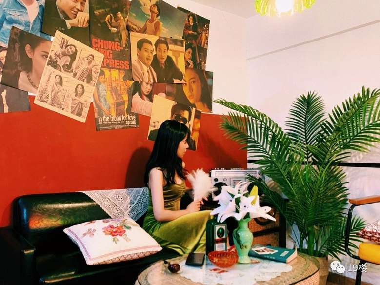 有人把離婚和結(jié)婚證送給咖啡館，有人外地寄物，都想在杭州留痕跡
