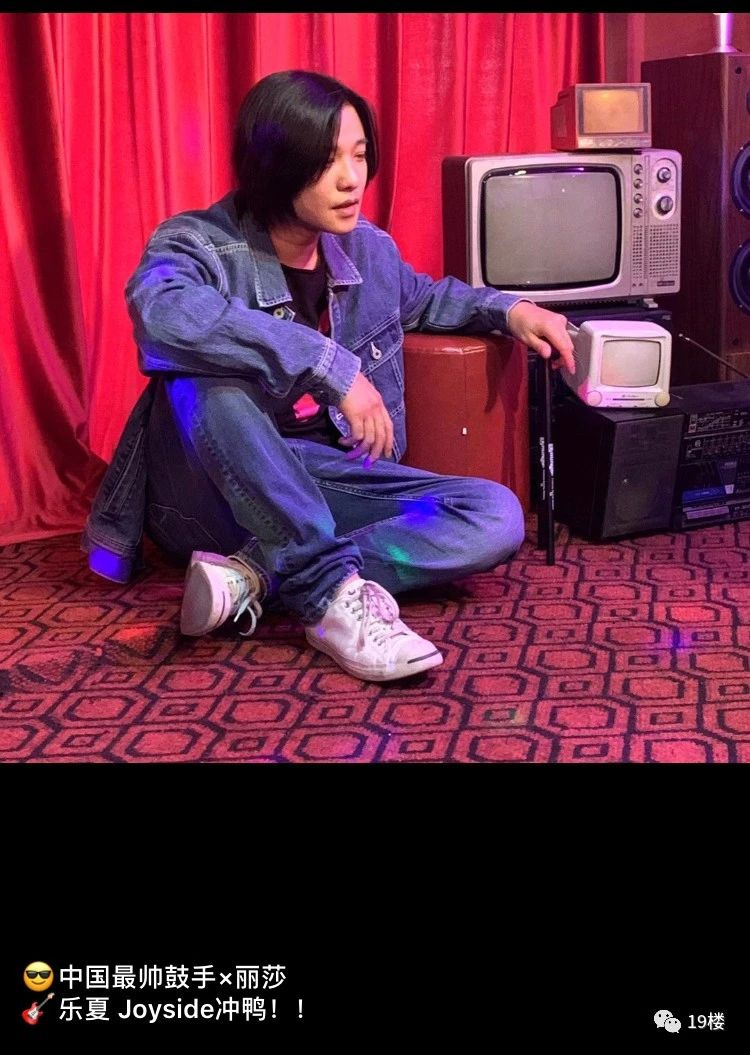 有人把離婚和結(jié)婚證送給咖啡館，有人外地寄物，都想在杭州留痕跡