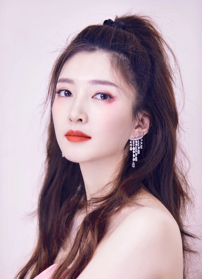 女生見人才化妝，同事除外？