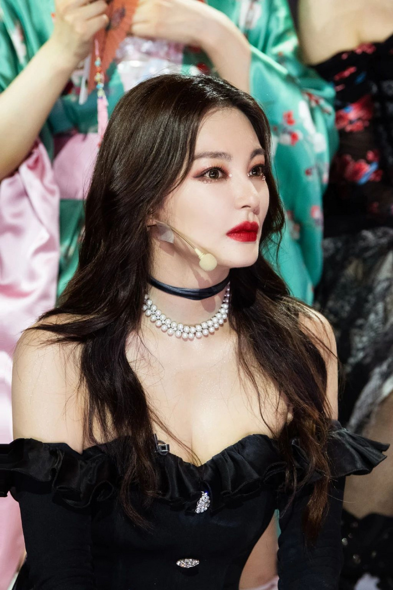 女生見人才化妝，同事除外？