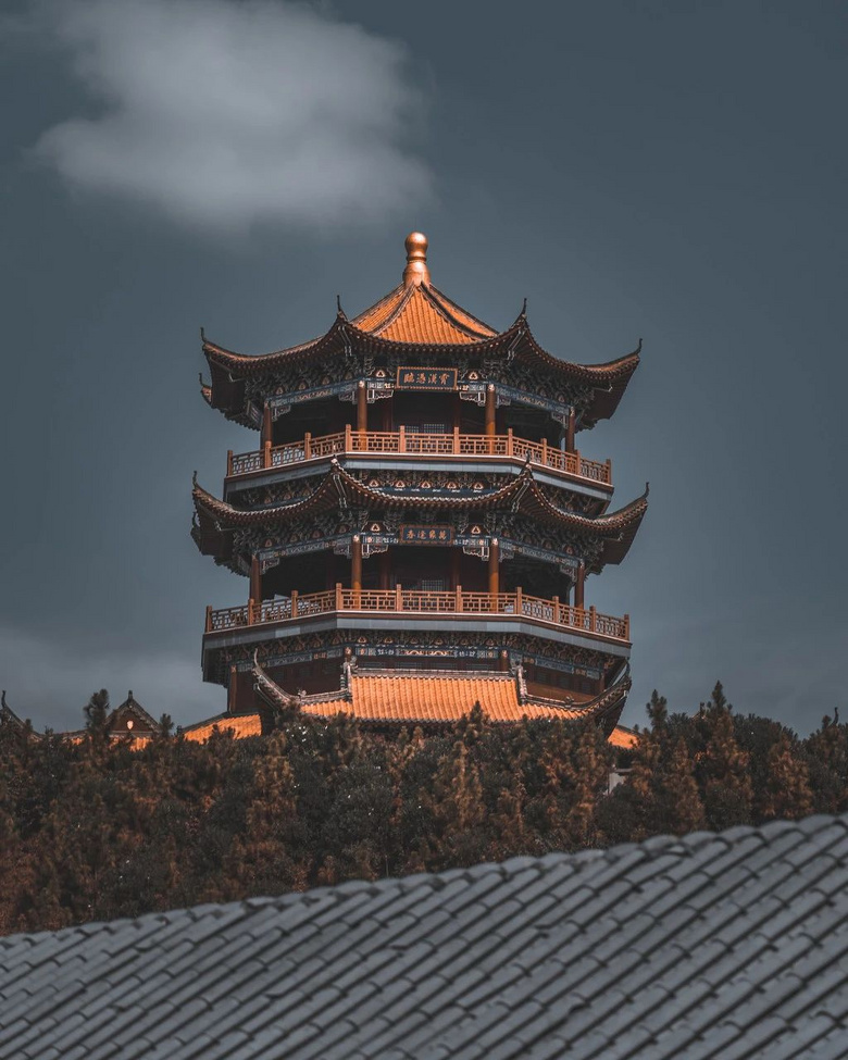 國(guó)內(nèi)唯一敢叫板好萊塢的景區(qū)，一腳跨過唐宋元明清，去一次就上癮