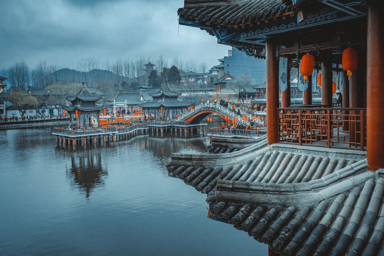 國(guó)內(nèi)唯一敢叫板好萊塢的景區(qū)，一腳跨過唐宋元明清，去一次就上癮