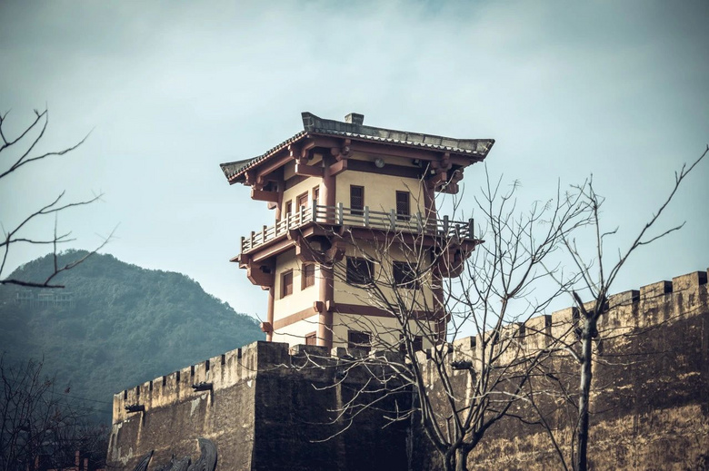 國(guó)內(nèi)唯一敢叫板好萊塢的景區(qū)，一腳跨過唐宋元明清，去一次就上癮