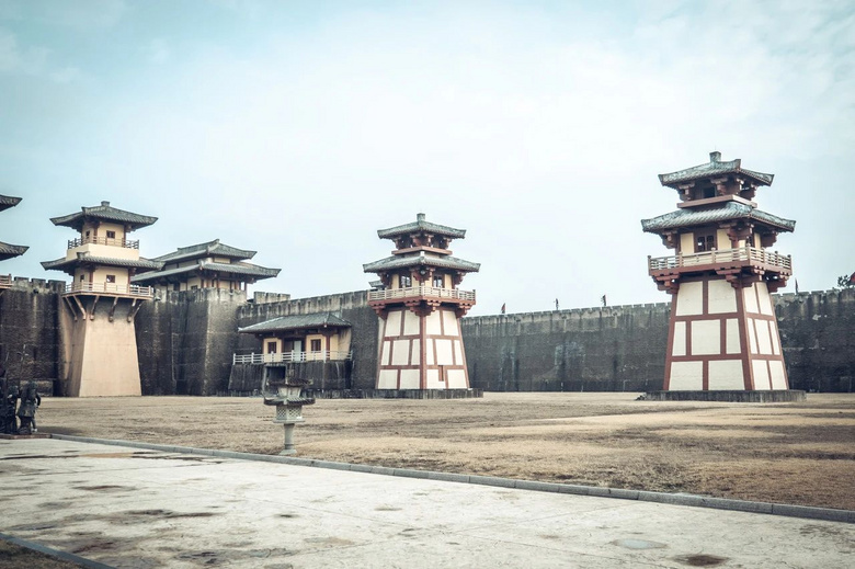 國(guó)內(nèi)唯一敢叫板好萊塢的景區(qū)，一腳跨過唐宋元明清，去一次就上癮