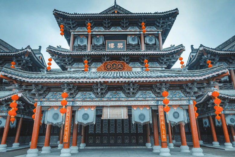 國(guó)內(nèi)唯一敢叫板好萊塢的景區(qū)，一腳跨過唐宋元明清，去一次就上癮