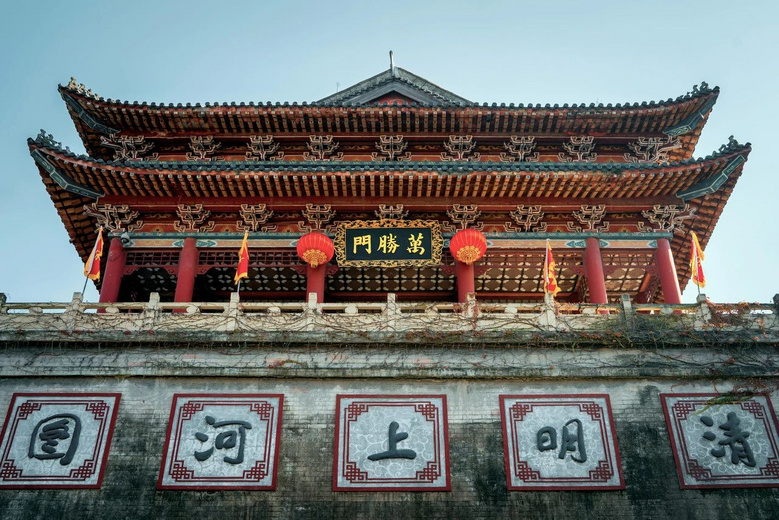 國(guó)內(nèi)唯一敢叫板好萊塢的景區(qū)，一腳跨過唐宋元明清，去一次就上癮