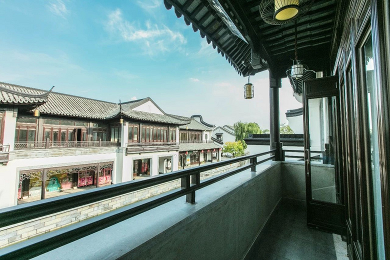 杭州出發(fā)一小時，帶你穿越到一個顏值在線又新奇有趣的古鎮(zhèn)里！
