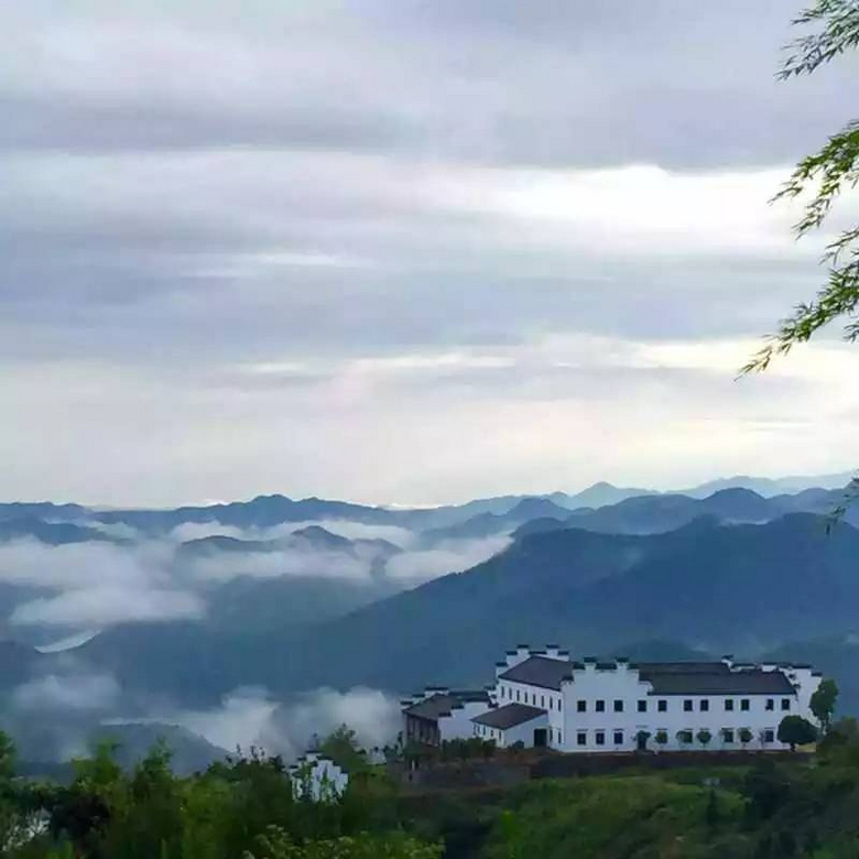 這個(gè)漂浮在云端的古村落，美到逆天卻鮮有人知！