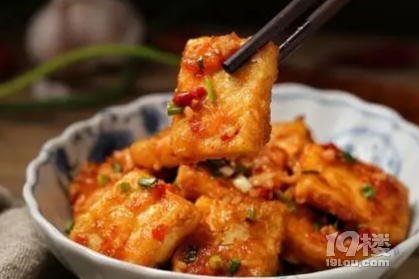 比糖醋里脊還過癮！豆腐這么做3步搞定，5分鐘燒出五星級味道