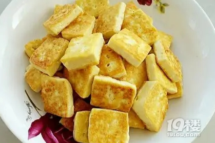 比糖醋里脊還過癮！豆腐這么做3步搞定，5分鐘燒出五星級味道