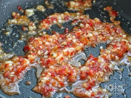 比糖醋里脊還過癮！豆腐這么做3步搞定，5分鐘燒出五星級味道
