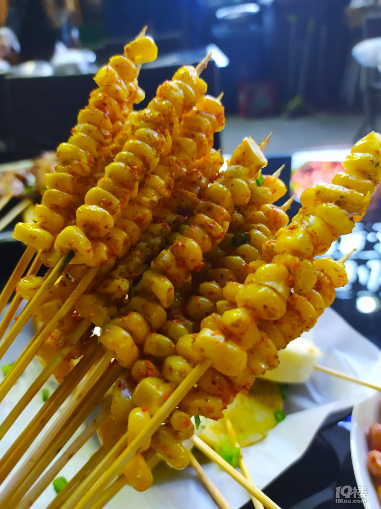 小e美食探店‖夜宵烤小黃魚配啤酒