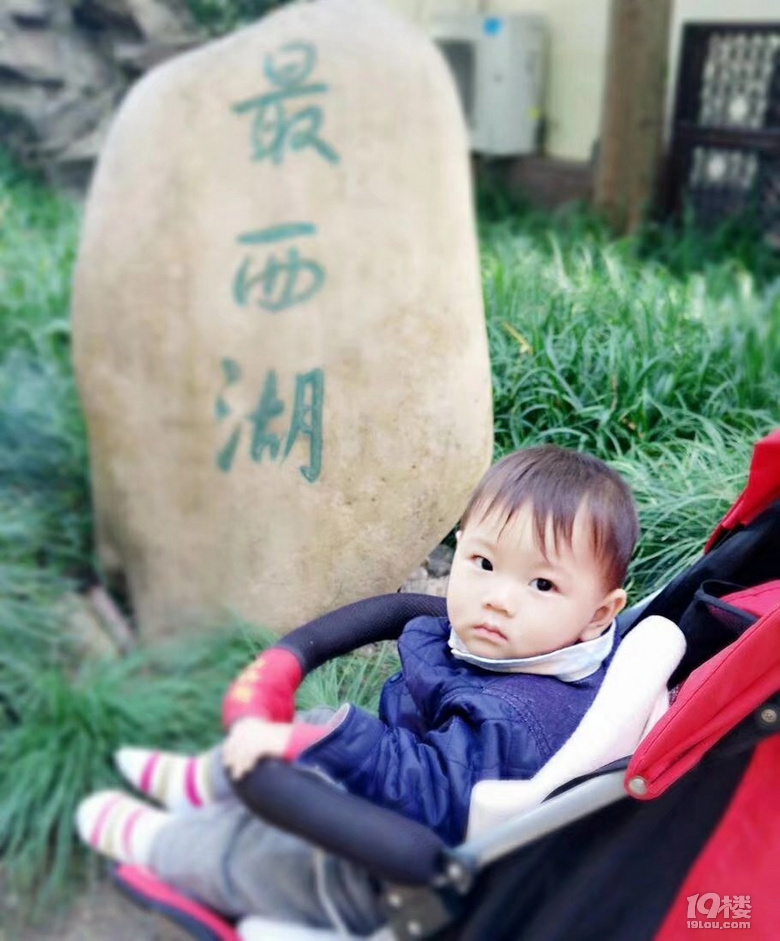 用文字和圖片回憶兒子上幼兒園前走過(guò)的風(fēng)景