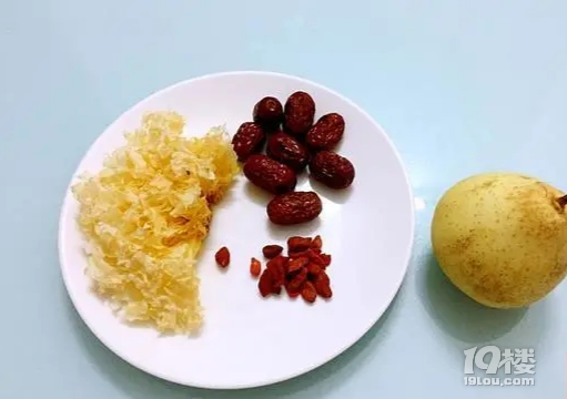 秋后干燥缺水多喝這碗湯，價格不貴好處多，清甜順滑又解饞
