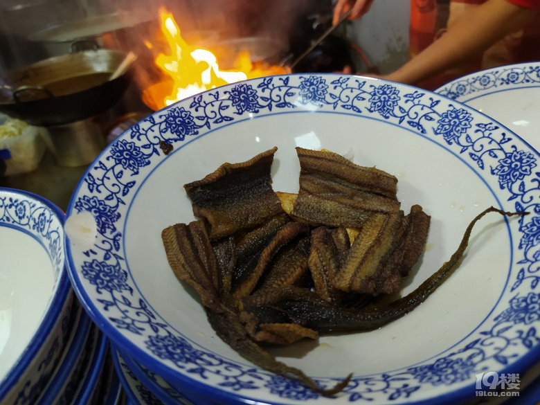 小e美食探店‖排隊一小時也要吃到的面