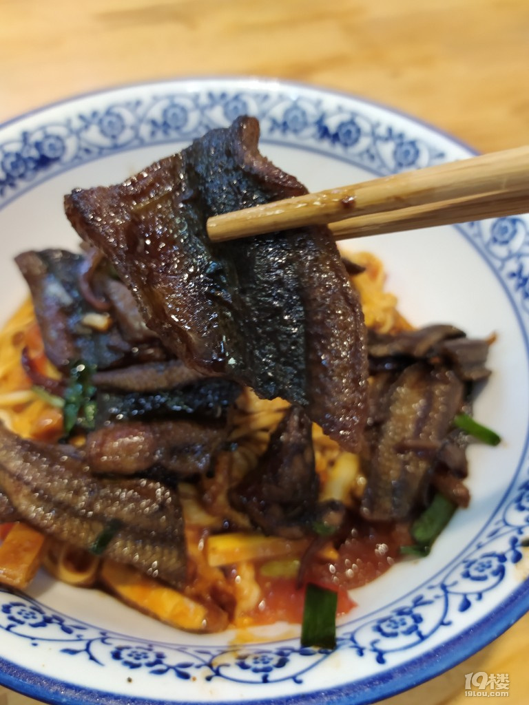 小e美食探店‖排隊一小時也要吃到的面