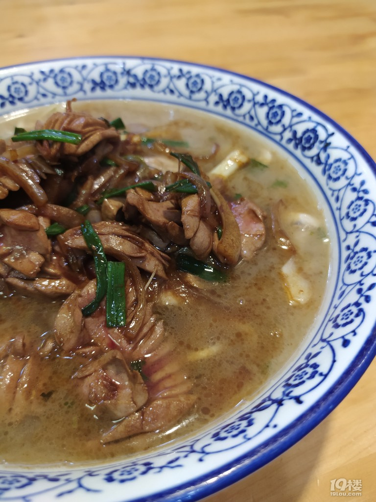 小e美食探店‖排隊一小時也要吃到的面