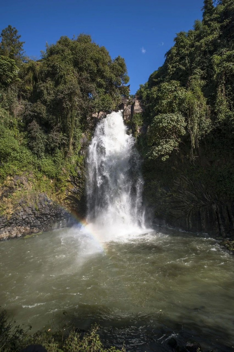 國內(nèi)唯一可同時看火山、泡溫泉的極邊小城！它才是云南秋色第一名