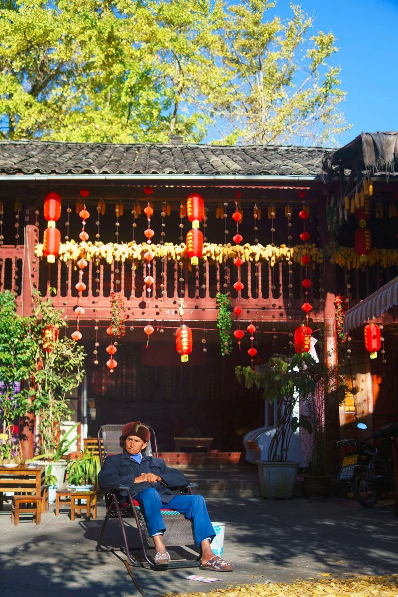 國內(nèi)唯一可同時看火山、泡溫泉的極邊小城！它才是云南秋色第一名
