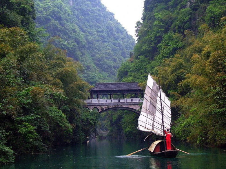 中國這處被人遺忘的火紅秋色，綿延數(shù)百里，美翻天！真的藏不住了