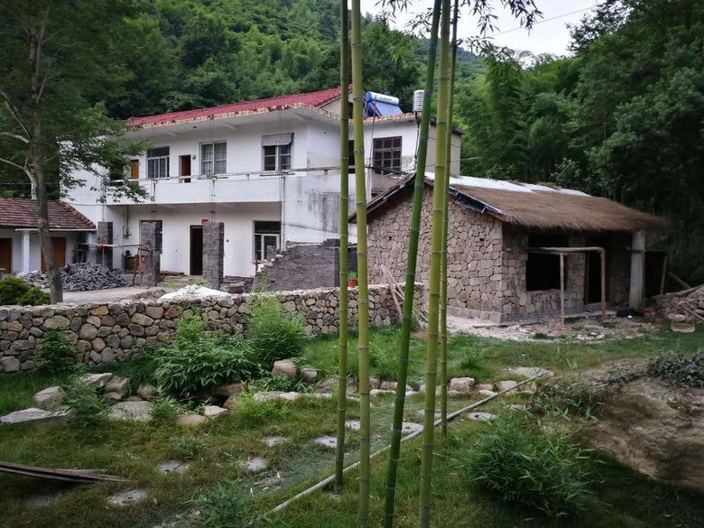 爆改荒山與村屋！占地20000畝的石頭莊園，讓你住進(jìn)大自然！