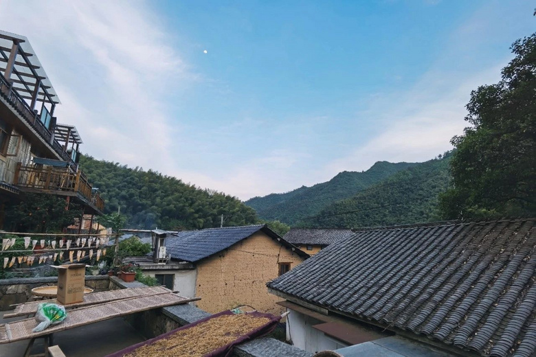 躲進只有38戶人家的畬族小村，和先鋒書店做鄰居！