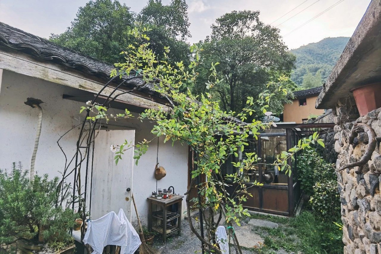 躲進只有38戶人家的畬族小村，和先鋒書店做鄰居！