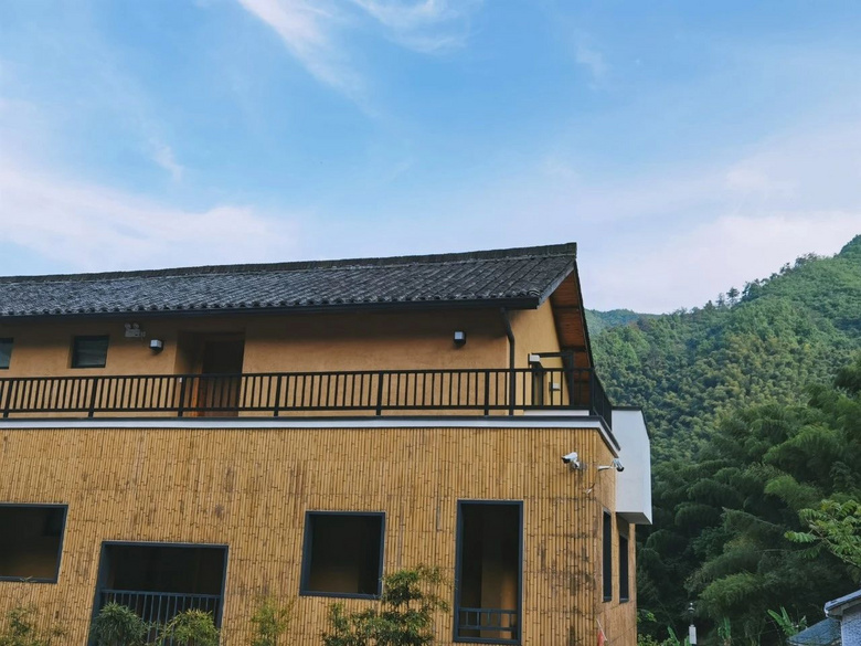 躲進只有38戶人家的畬族小村，和先鋒書店做鄰居！