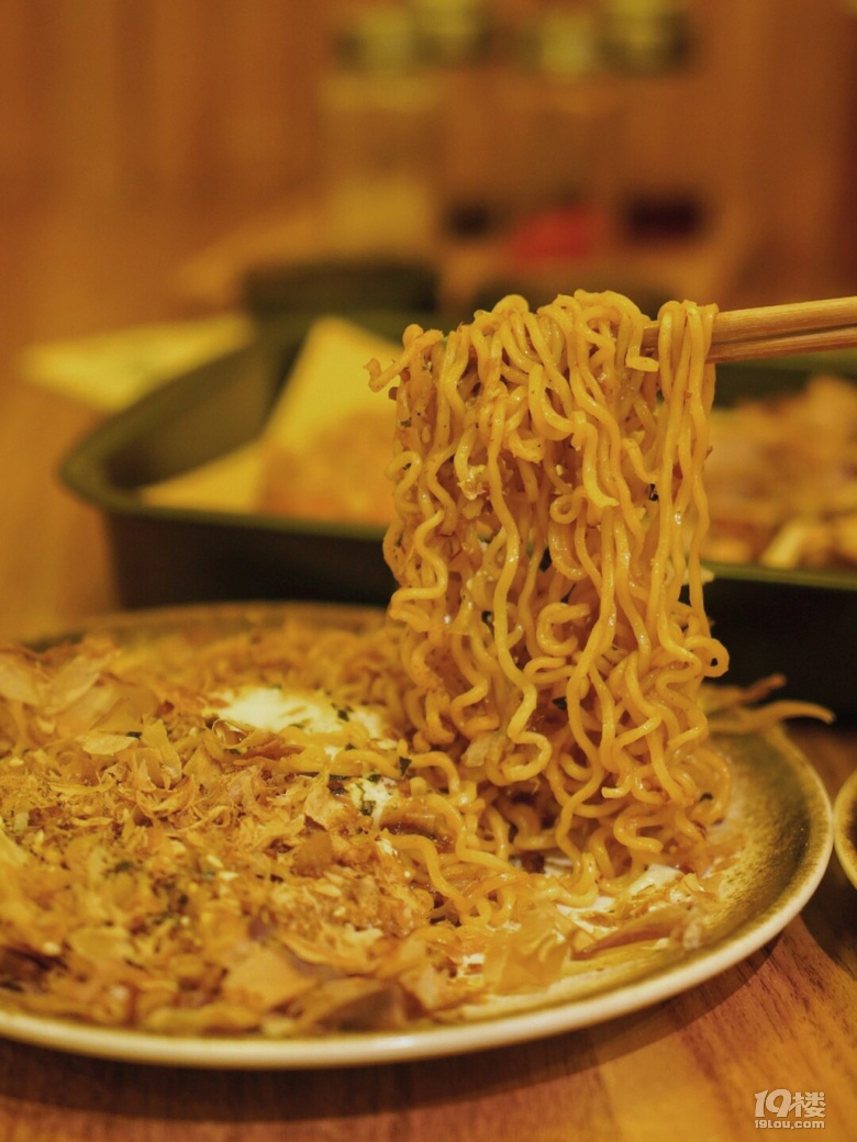 野食小哥深夜泡泡，一家有溫度的深夜食堂