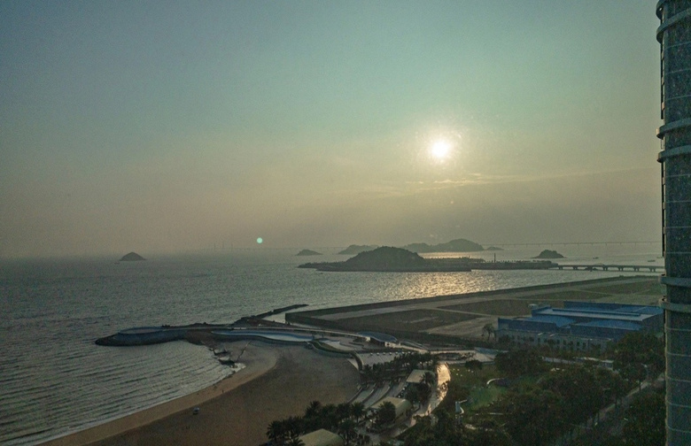借著看展之名，去了壁紙中的海島