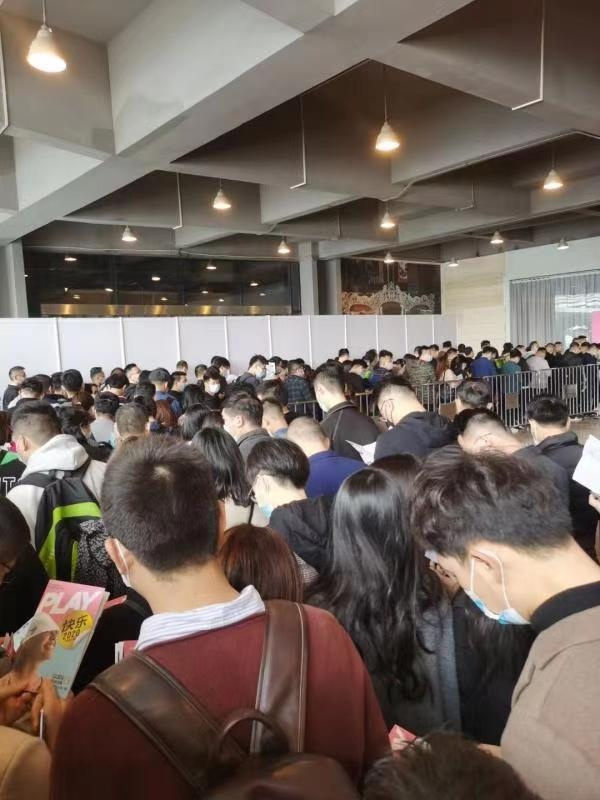 借著看展之名，去了壁紙中的海島