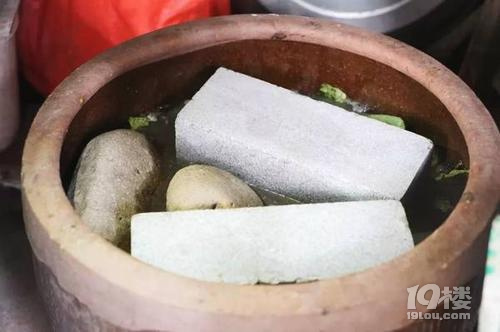 杭州冬腌菜怎么樣才好吃！不是開(kāi)玩笑，汗腳男人踩踩才最鮮
