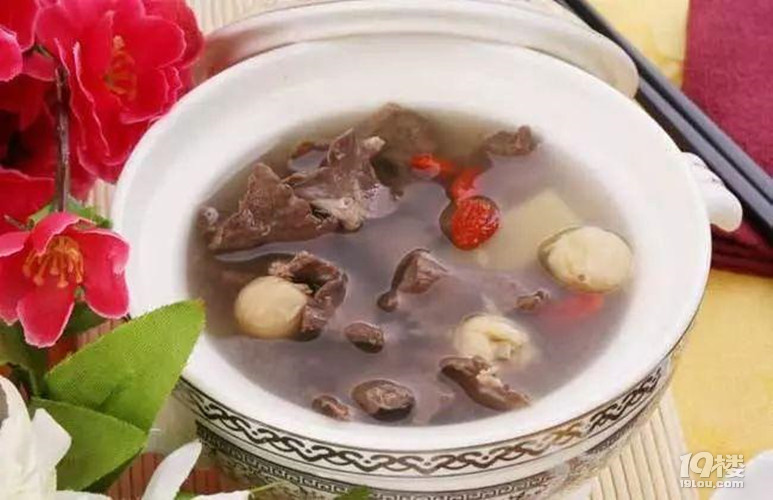 冬季寒冷,孕媽們?cè)撊绾芜M(jìn)補(bǔ)呢？