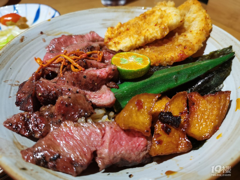 MMţ