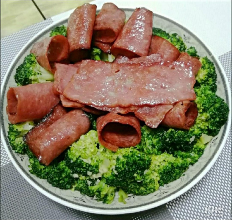 Ļ