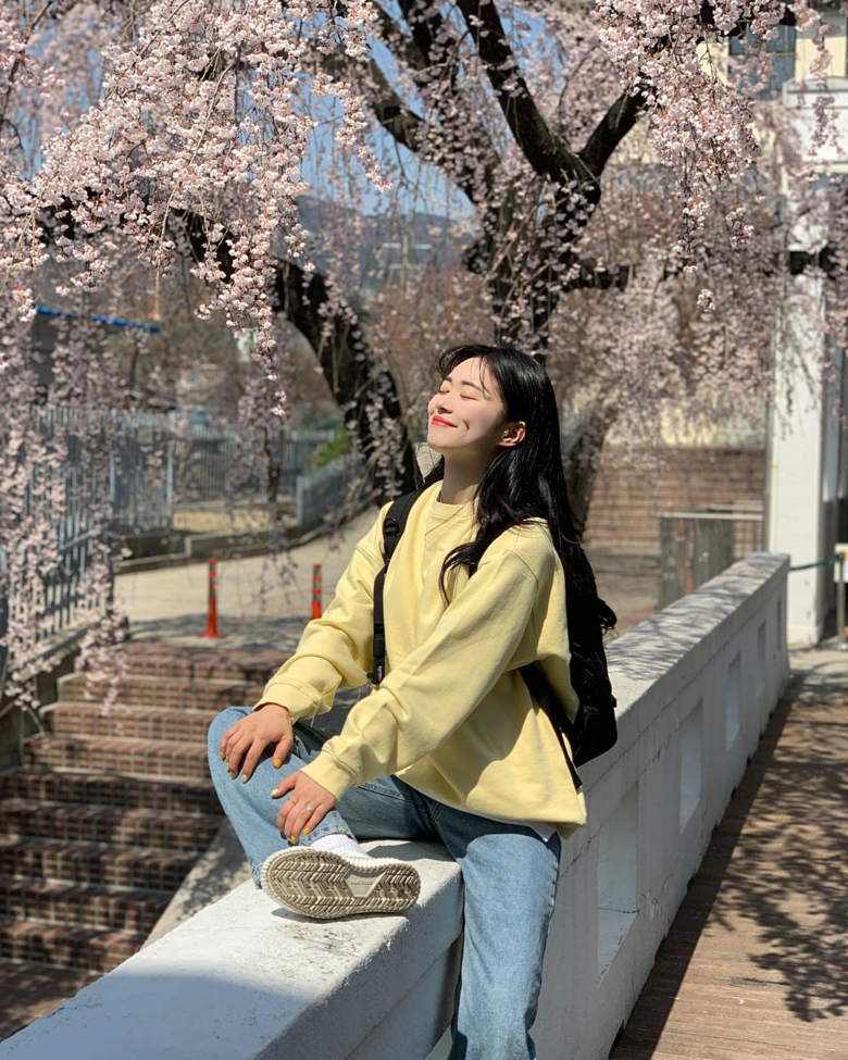 別再穿一身黑了！今春這樣穿才真的美到炸�。。�