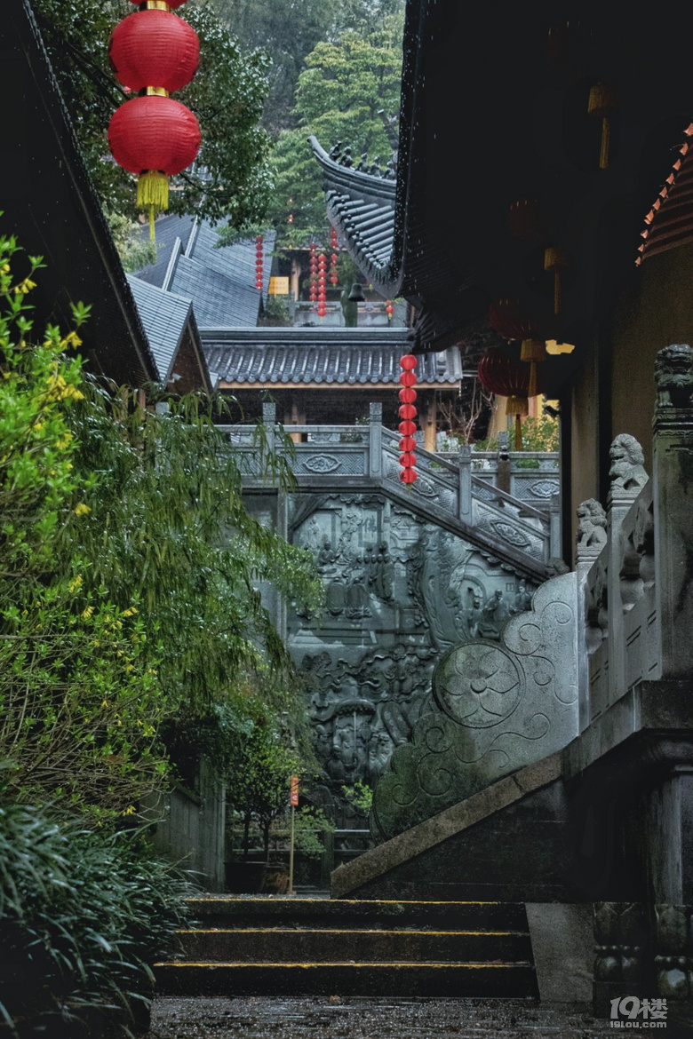 【周末去哪兒】在屋檐下邂逅杭州，雨天也可以到處走走