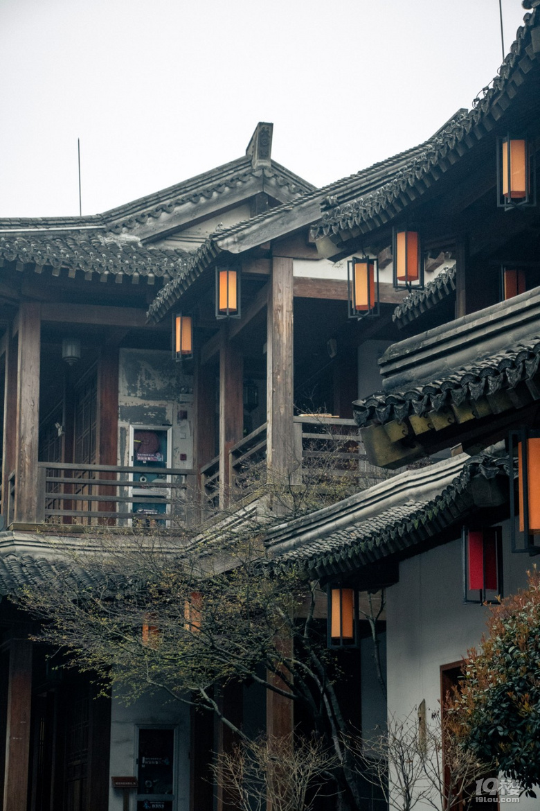 【周末去哪兒】在屋檐下邂逅杭州，雨天也可以到處走走