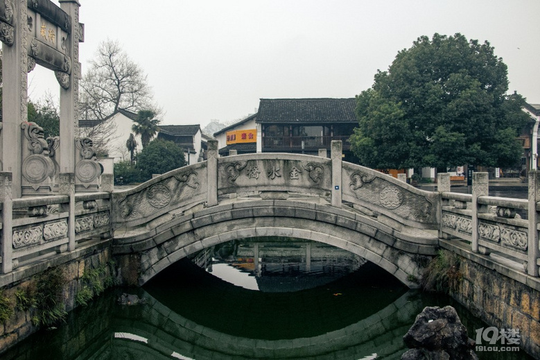 【周末去哪兒】在屋檐下邂逅杭州，雨天也可以到處走走
