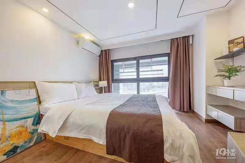 中贏康康谷濱江天街loft 4000 拎包入住