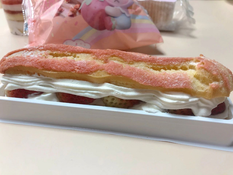 便利店紅黑榜|全家羅森711，15款草莓季甜品全線測(cè)評(píng)，雷我