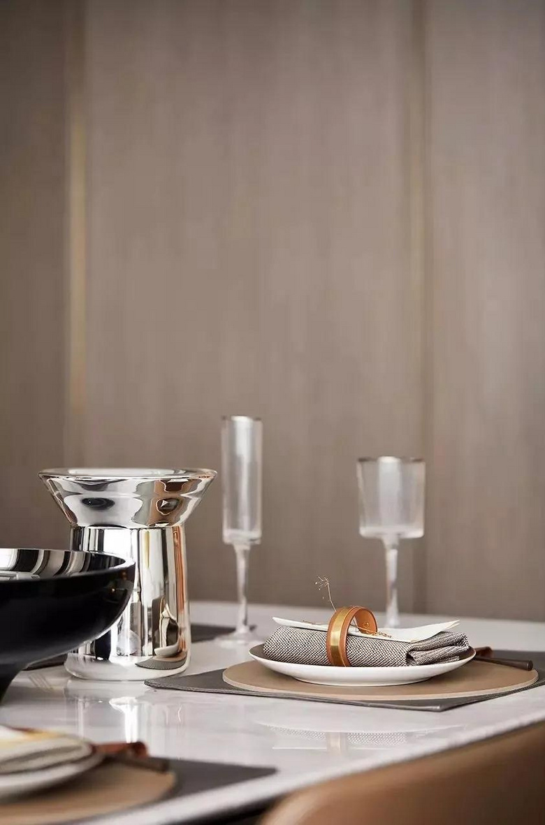 ����Ʒ����������90�����131�O�鷿���ִ����أ���������ζ