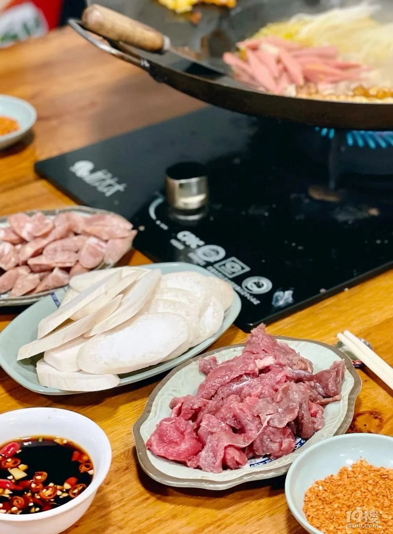 油炸萬(wàn)物貴州烙鍋
