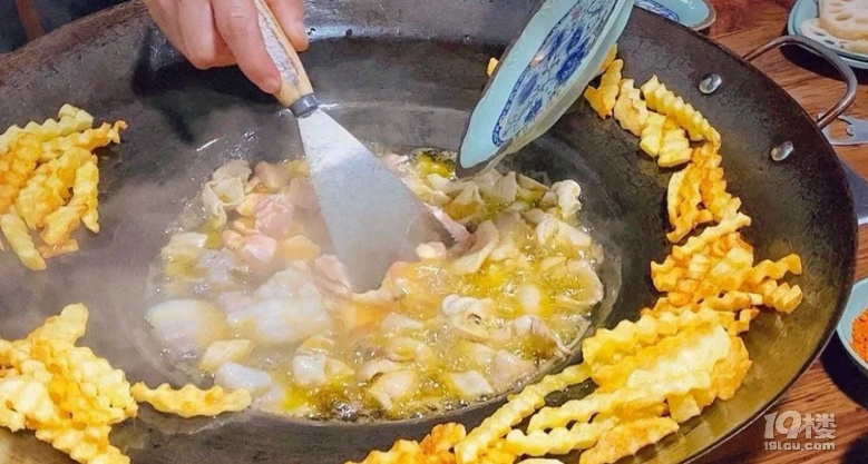 油炸萬(wàn)物貴州烙鍋