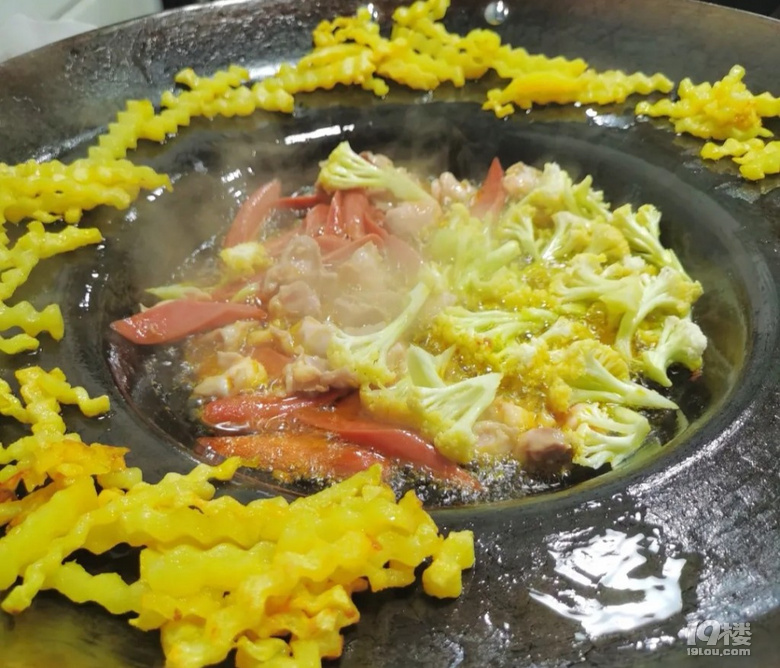 油炸萬(wàn)物貴州烙鍋