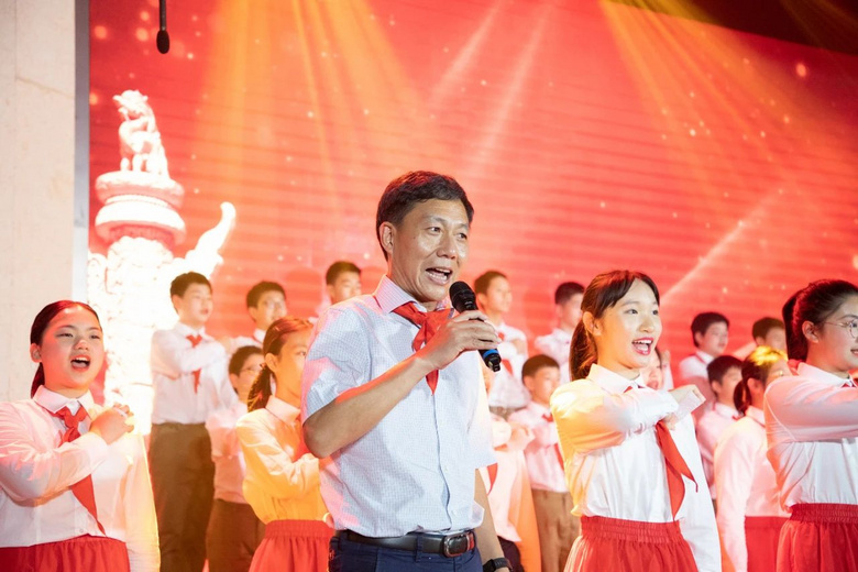 百歌爭流 童心向黨——建蘭中學七年級唱紅歌主題活動