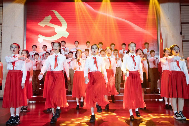 百歌爭流 童心向黨——建蘭中學七年級唱紅歌主題活動