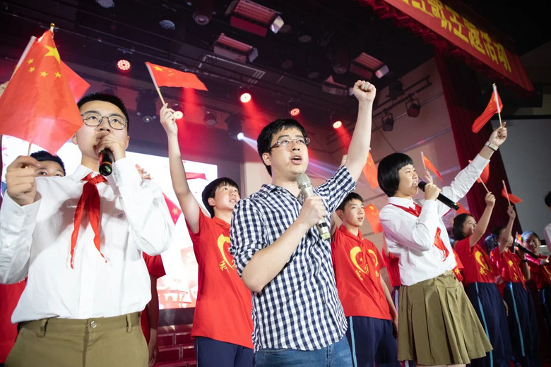 百歌爭流 童心向黨——建蘭中學七年級唱紅歌主題活動