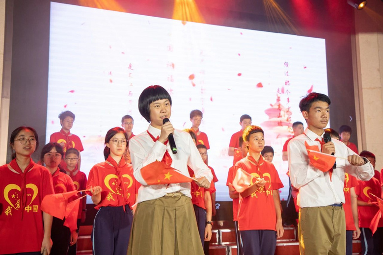 百歌爭流 童心向黨——建蘭中學七年級唱紅歌主題活動